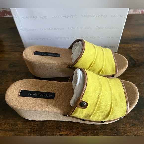 Calvin Klein Wedge Yellow Slides 9.5 Yvana Linen Resort Wear - Picture 3 of 8